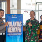 Sinergi dalam Pelayanan: Aipda Iyan Layani Anggota TNI dengan Humanis di Samsat Kota Bandung Barat dsc08008