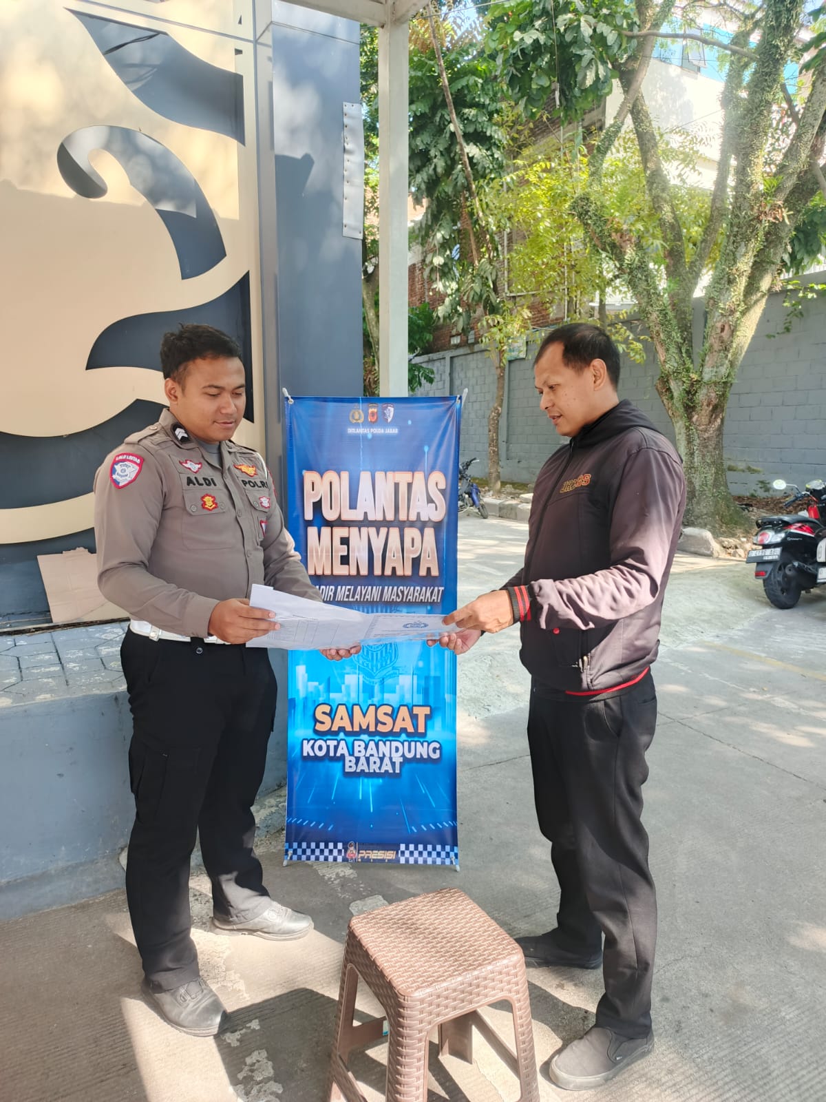 Polantas Menyapa: Sosialisasi Samsat Digital di Terminal Leuwipanjang, Dorong Pelayanan Cepat dan Transparan