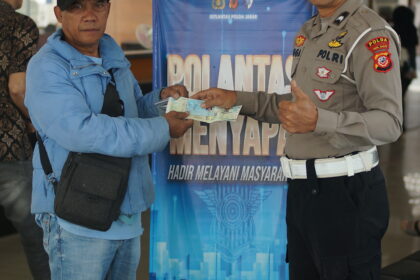 Bantu Sampai Tuntas, Aipda Egga Tunjukkan Pelayanan Publik yang Berkualitas polantas menyapa pajajaran (28)