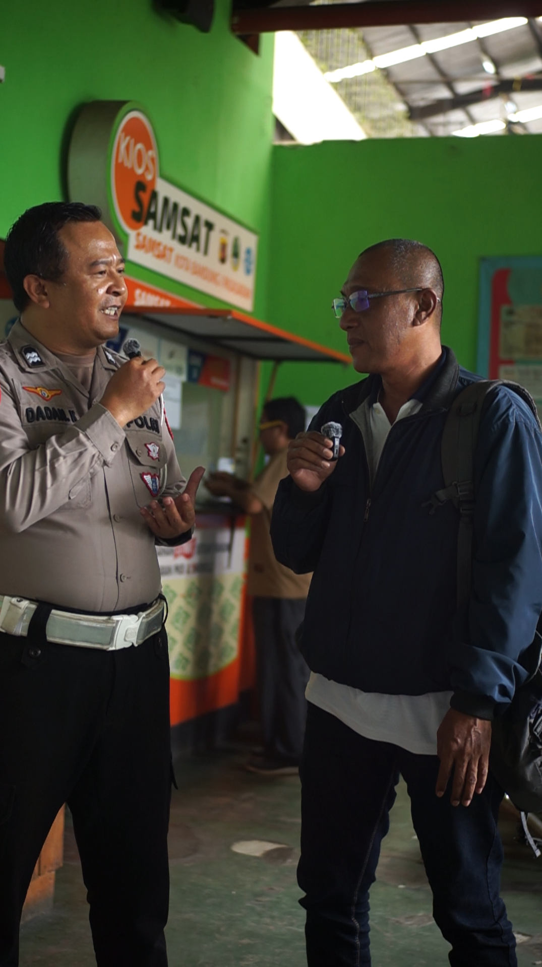 Pelayanan Kilat di Kios Samsat Sarijadi, Warga Apresiasi Respons Cepat Petugas image