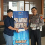 Aipda Iyan Beri Penyuluhan Pentingnya Pajak Kendaraan di Samsat Pajajaran Bandung dsc09177