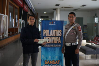 Bukan Sekadar Melayani, Aipda Egga Hadirkan Edukasi yang Membuka Kesadaran Wajib Pajak di Samsat Pajajaran dsc00085