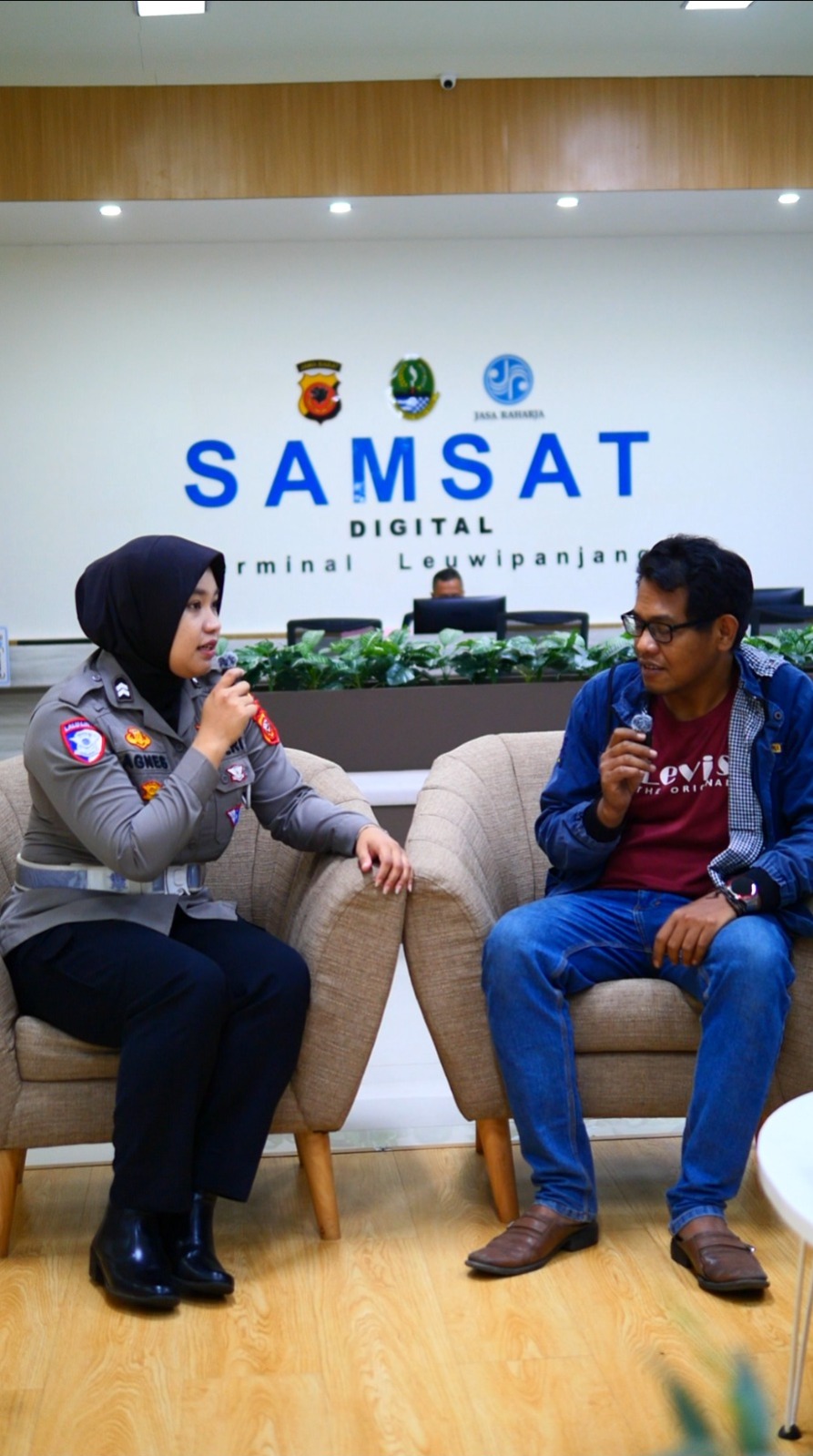 d0c84f27 da69 4864 bc79 f04a81394a48