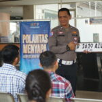 AIPTU Kurniawan Aktif Berikan Edukasi kepada Masyarakat di Samsat Pajajaran melalui Semangat Polantas Menyapa dsc09287