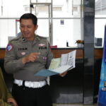 Aipda Iyan Tingkatkan Kesadaran Masyarakat Lewat Edukasi Pajak Kendaraan yang Humanis p1021908