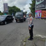 Antisipasi Arus Mudik Idul Fitri, Ipda Irvan Lakukan Pengaturan Lalu Lintas Secara Intensif whatsapp image 2026 03 16 at 16.45.36