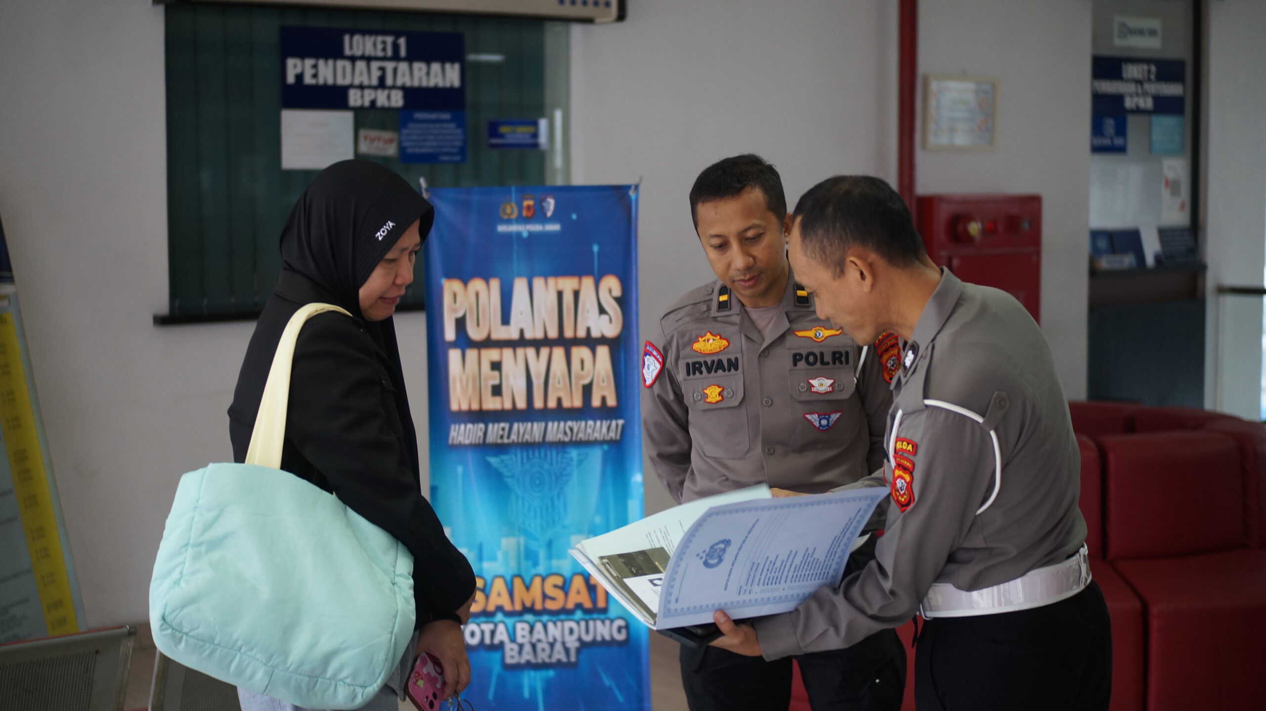 Kolaborasi Pelayanan Samsat Pajajaran, Ipda Irvan dan Aiptu Santoso Hadirkan Layanan Terpadu dan Efisien dsc05703