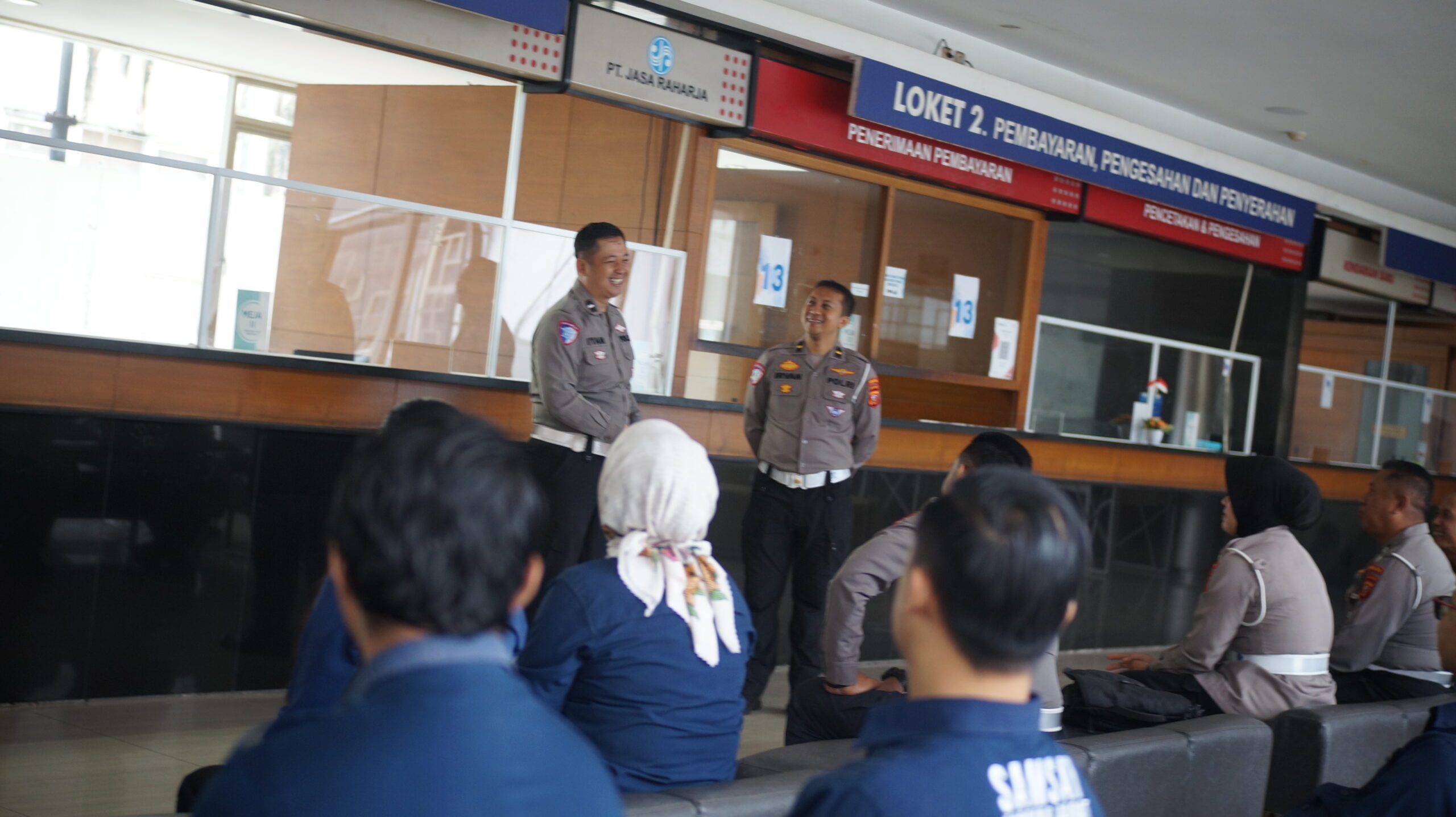 Pendekatan Humanis di Lapangan: Ipda Irvan dan Aipda Iyan Perkuat Pelayanan Langsung kepada Masyarakat dsc05827