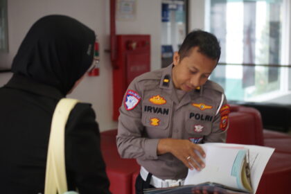 Ipda Irvan Pastikan Standar Pelayanan Terjaga, Wujudkan Layanan Berkualitas di Samsat Pajajaran dsc05693