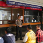 Aipda Iyan Tampilkan Pelayanan Bersahabat, Bangun Kedekatan dengan Masyarakat di Samsat Pajajaran p1023040